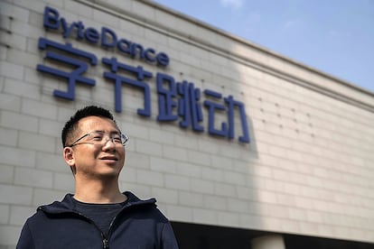 Zhang Yiming, fundador y propietario de ByteDance, empresa matriz de TikTok, en la sede de la firma en Pekín en 2019.