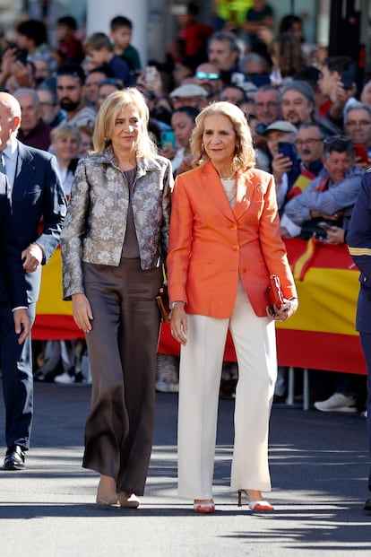 Infantas Cristina y Elena homenaje a la Bandera