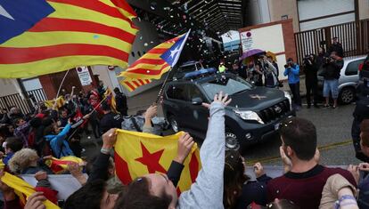La Guàrdia Civil en una impremta de Sant Feliu de Llobregat els dies previs a l'1-O.