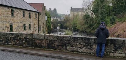 El puente sin controles en la localidad de Pettigo, de un lado territorio de Irlanda del Norte y del otro de la República de Irlanda.