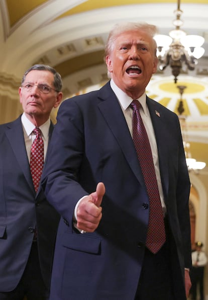 El presidente electo de EE UU, Donald Trump, al trmino de una reunin con congresistas republicanos, el da 8 en Washington.