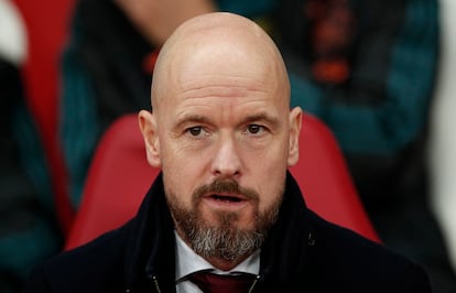 Erik ten Hag en el banquillo del Ajax.