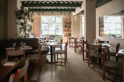 Interior del restaurante bar de cocina italiana, Café Arixi.