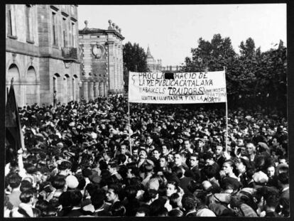 Barcelona 1934. Manifestación de "rabassaires" frente al Parlament de Cataluña para reclamar la aprobación de la ley de contratos de cultivo, un cuerpo legal para proteger a los campesinos.