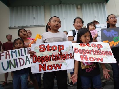 Manifestação em Miami contra as deportações de imigrantes sem documentos.