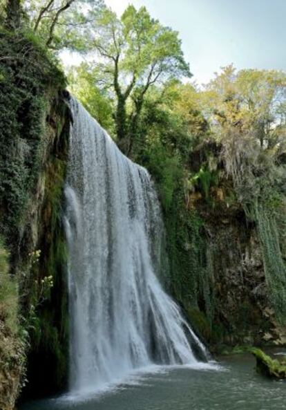 Cascada de la Caprichosa, en el entorno del Monasterio de Piedra.