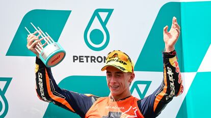 Pedro Acosta, campeón del mundo de Moto2 con un segundo puesto en el GP de Malasia.