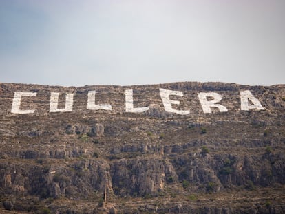 Las famosas letras renovadas de Cullera.