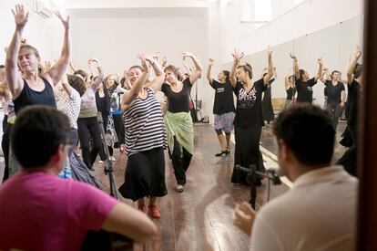 Una de las clases de baile que se imparten en el Curso Internacional de Sanlúcar de Barrameda.