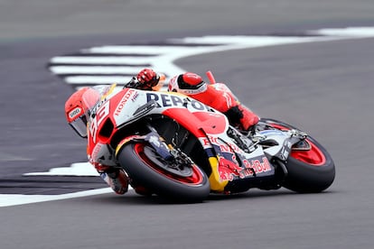 Marc Márquez durante la carrera del GP de Gran Bretaña, en Silverstone este domingo.