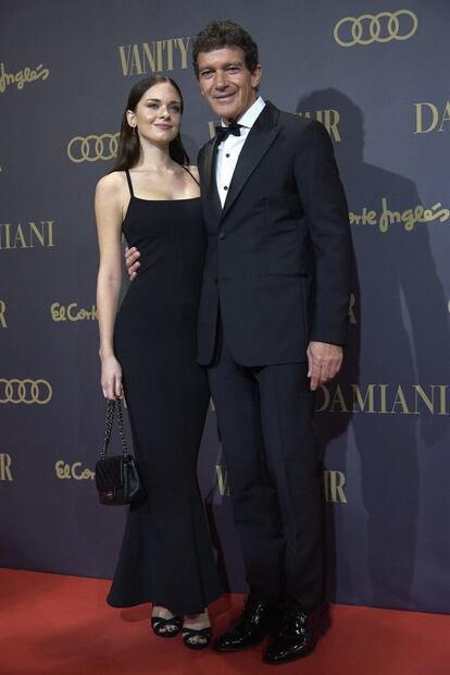 Una de las últimas apariciones de Stella del Carmen ha sido junto a su padre, Antonio Banderas, el pasado noviembre, en unos premios en Madrid en los que se le rendía homenaje al actor.