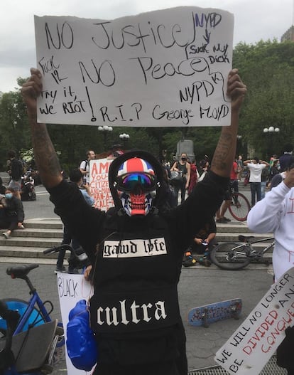 Kalel protesta em Nova York. 