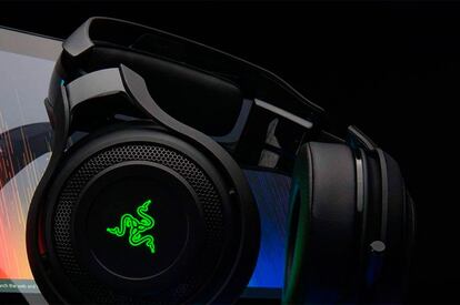 La firma Razer es una de las que cuenta con una mejor reputación en el mercado de accesorios para gaming, y estos auriculares están a la altura de esa reputación. Ofrecen compatibilidad con el PC, y un sonido de enorme calidad gracias a su sonido virtual de 7.1 canales. Con una sola carga podemos jugar con ellos durante siete días.