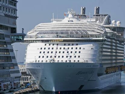 L''Harmony of the Seas', el creuer més gran del món, a Barcelona.