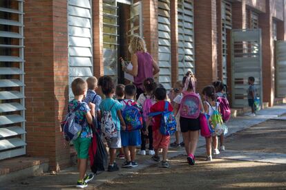 Un grupo de alumnos en una escuela de Barcelona.