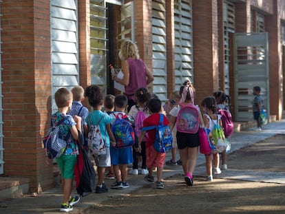 Un grupo de alumnos en una escuela de Barcelona.