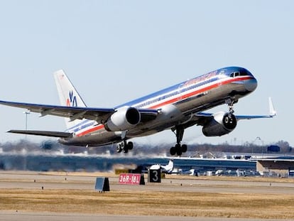 Un avi&oacute;n de American Airlines.