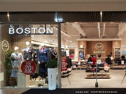 Entrada de una tienda de Boston, firma adquirida por Mayoral.