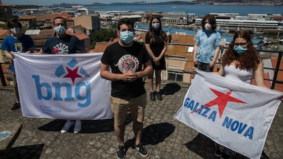 Miembros de Galiza Nova, organización juvenil del BNG, en Vigo.