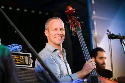 El contrabajista Avishai Cohen.