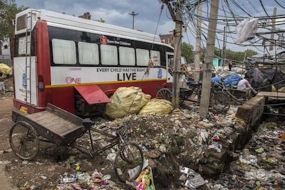 La unidad móvil de Save the Children donde se atiende a mujeres embarazas en Jahangir Puri, Nueva Delhi (India).