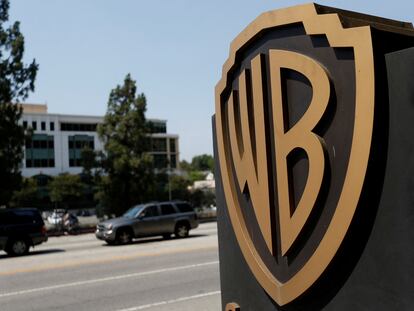 Logo de la Warner Bros en un estudio de California.