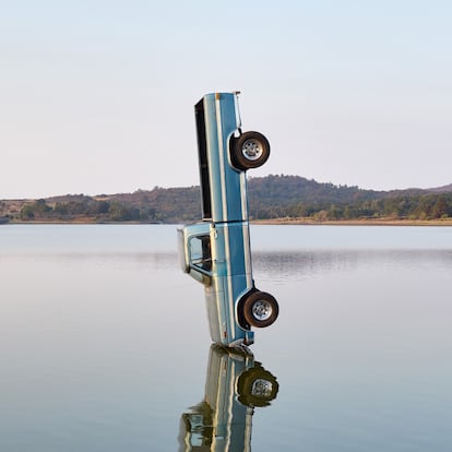 Photography by Mexican artist Gonzalo Lebrija, on the cover of the album 'F-1 Trillion.'