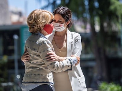 Esperanza Aguirre e Isabel Díaz Ayuso, este viernes.