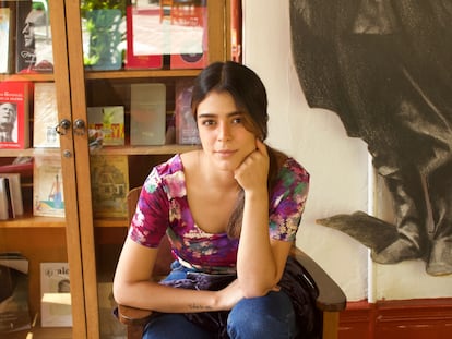 La escritora colombiana Lorena Salazar Masso debuta como novelista con el libro 'Esta Herida llena de peces'
