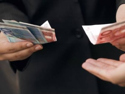 El despido improcedente incluye el bonus devengado el año anterior