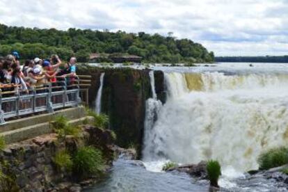 Panor&aacute;mica de las cataratas del Iguaz&uacute;.