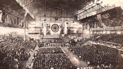 Concentración de simpatizantes nazis en el Luna Park de Buenos Aires, en 1938.