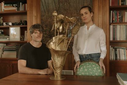 Edo Costantini y Delfina Braun, fotografiados en su casa de Bedford, en Nueva York.