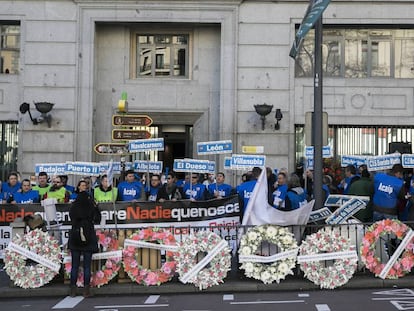 El Defensor del Pueblo pide a Interior que se siente a negociar con los funcionarios de Prisiones