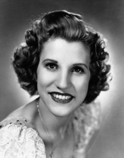 Patty Andrews, cantante.