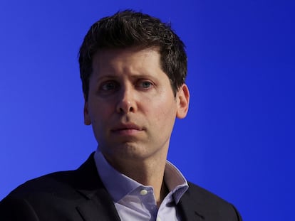 FILE PHOTO: Sam Altman, CEO of OpenAI, attends the Asia-Pacific Economic Cooperation (APEC) CEO Summit in San Francisco, California, U.S. November 16, 2023. REUTERS/Carlos Barria/File Photo