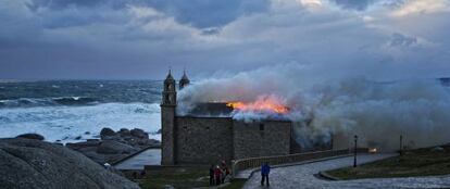 A Virxe da Barca sanctuary in flames.