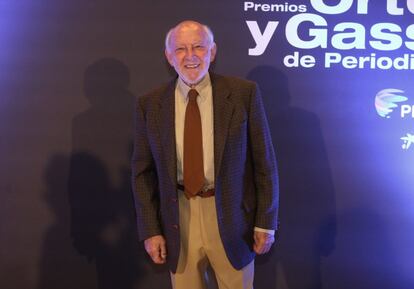 El actor Álvaro de Luna, a su llegada a la entrega de los Premios Ortega y Gasset.
