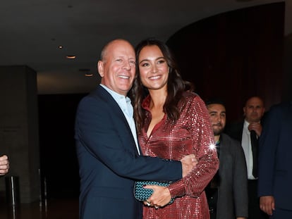 Bruce Willis y Emma Heming, en un estreno en Nueva York el 11 de octubre de 2019.