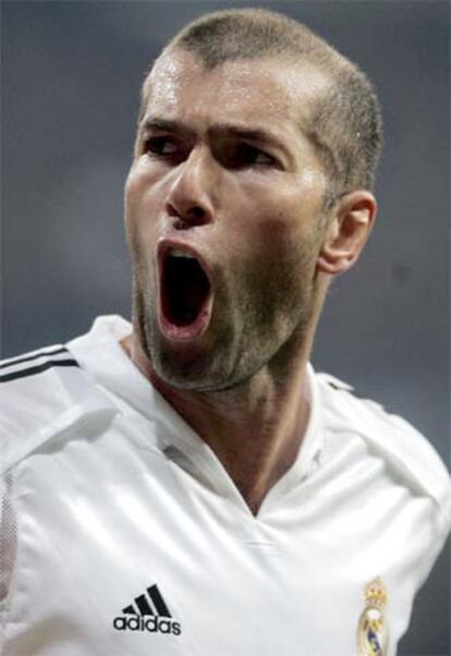 Zidane marcó el primero de los cuatro goles del equipo blanco
