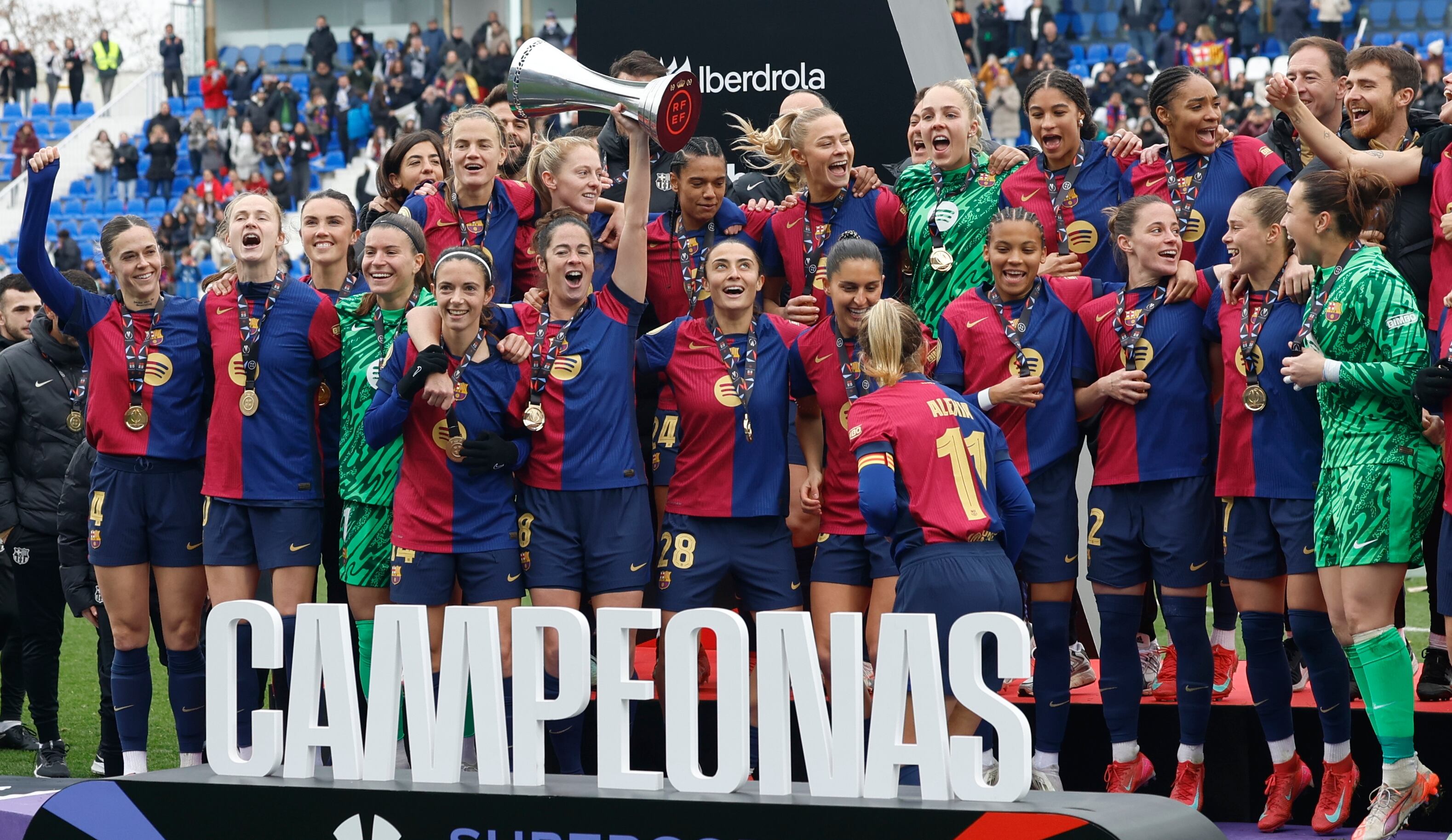 El Barcelona arrasa al Real Madrid en la final de la Supercopa