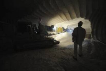 Un grupo de mineros trabajando en el pozo para depositar desechos nucleares en Asse, en Remlingen (Alemania). EFE/Archivo