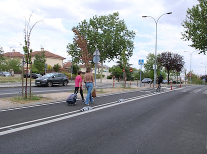 Los alumnos del CEIP José Hierro se van a casa andando o en bicicleta.