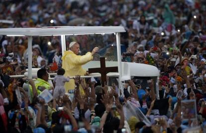 El papa Francisco después de una misa en el Parque Rizal en Manila.
