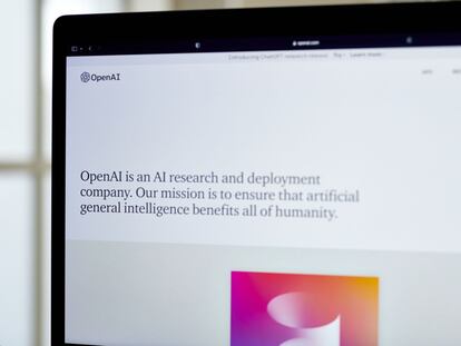 La web de OpenAI abierta en un ordenador portátil.