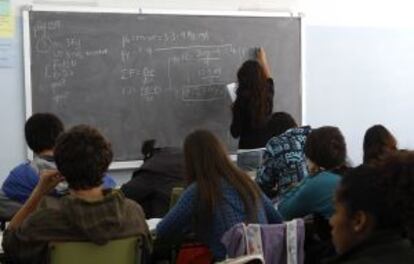 Clase de primero de bachillerato en el IES La Ribera, en Montcada i Reixach, Barcelona