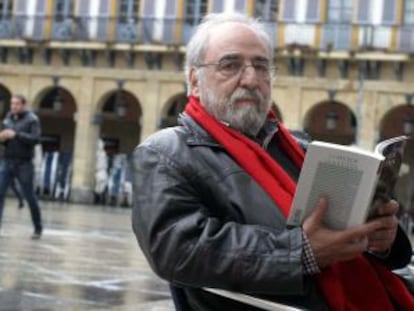 Francisco Letamendia, ayer en San Sebastián donde presentó su novela.