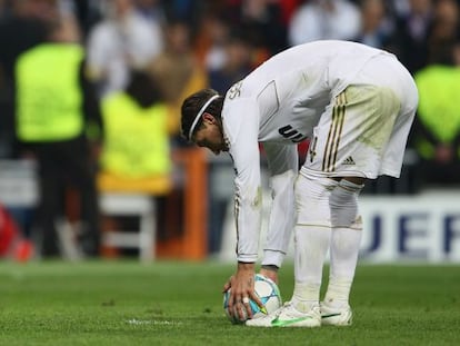 Sergio Ramos prepares to take his penalty against Bayern Munich.