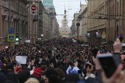 Manifestación en apoyo a Navalni en San Petersburgo.