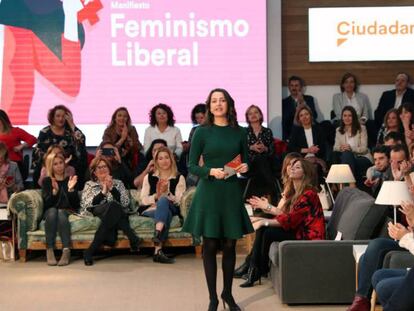 Inés Arrimadas en el acto para presentar el manifiesto feminista de Ciudadanos, este domingo en Madrid. 